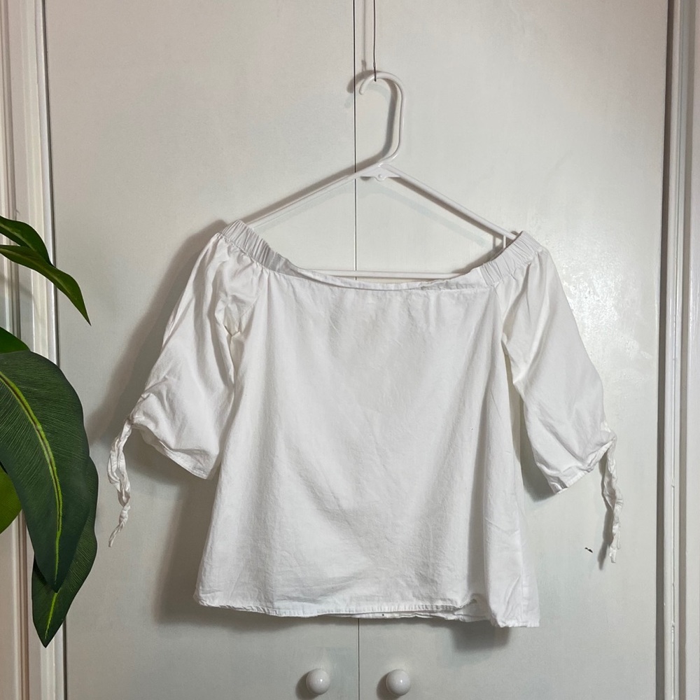 Off-The-Shoulder White Top - Picture 4 of 6